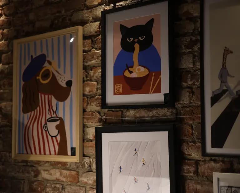 Hidden Giraffe café — Inside 7