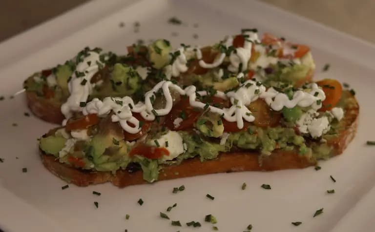 Hidden Giraffe café — Avocado 1