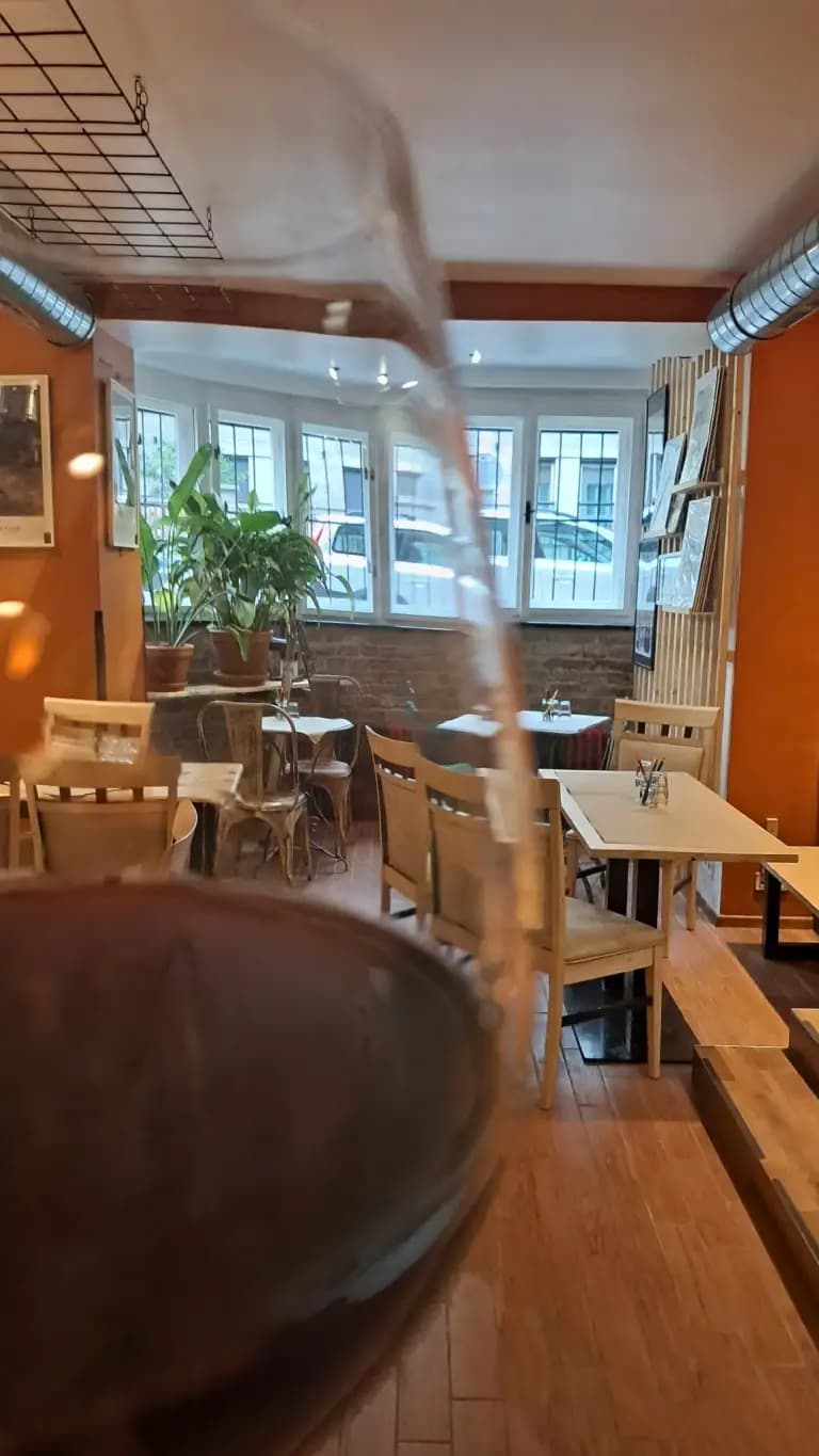 Hidden Giraffe café — Inside 12