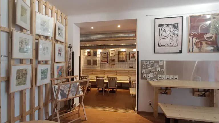 Hidden Giraffe café — Inside 13